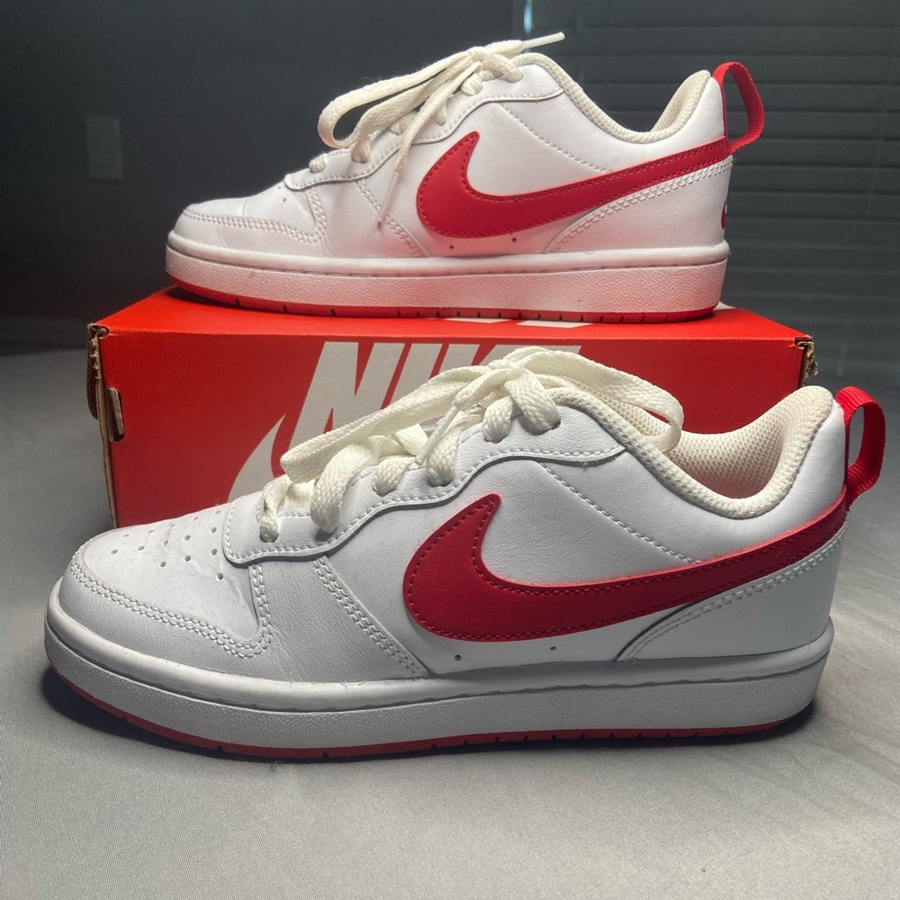 Nike Court Borough Low 2